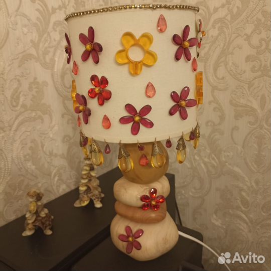 Светильники настольные