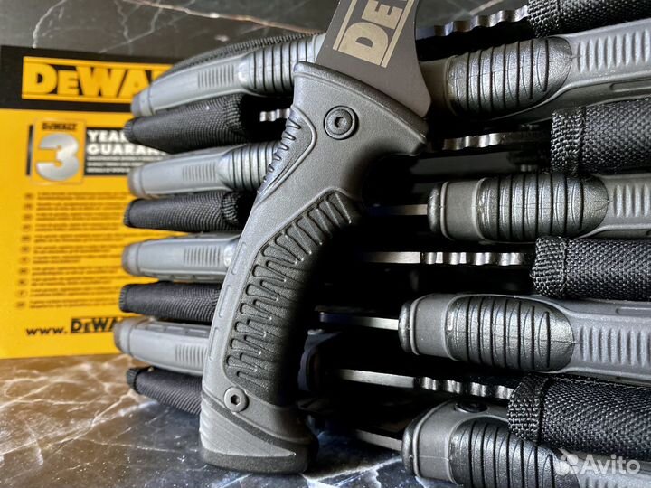 Топорик DeWalt туристический dwht56000ax tomahawk