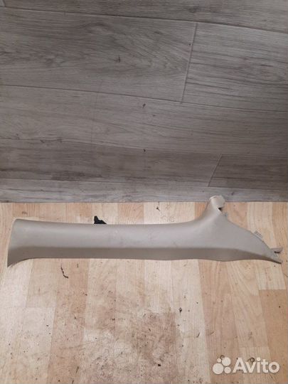 Накладка стойки передняя правая Mitsubishi