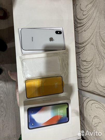 iPhone X, 64 ГБ