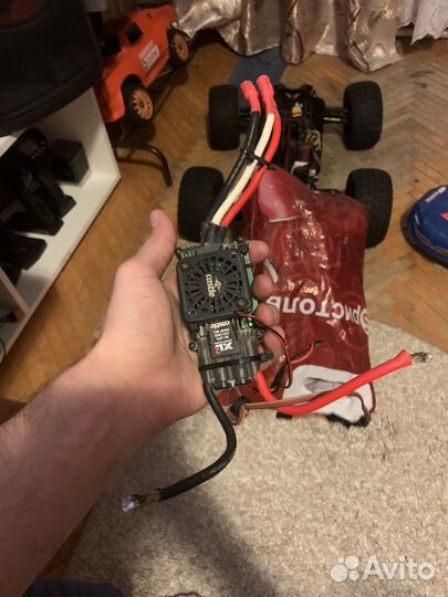 Радиоуправляемая модель 1 8