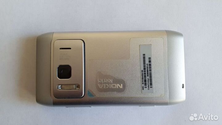 Телефон Nokia N8