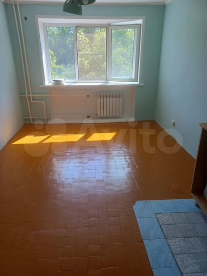 Комната 13,9 м² в > 9-к., 2/5 эт.