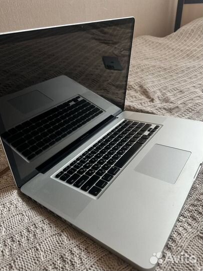 Apple MacBook Pro 17