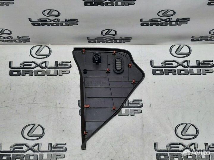 Накладка торпеды прав. перед. Lexus RX450h