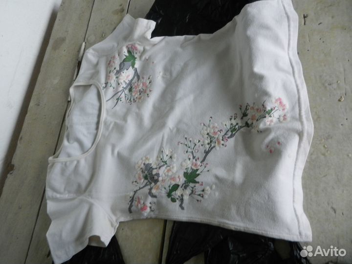 Джинсовка(+ футболка белая) на девочку р.36,б/у,си