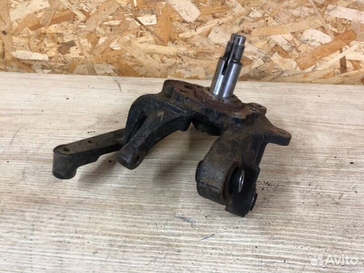 Поворотный кулак задний левый Ssangyong Actyon