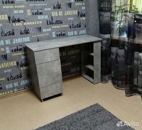 Детский стол,компьютерный.Новый