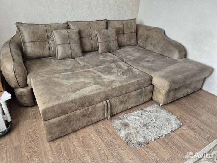 Большой угловой диван бу