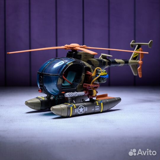 Игрушечная военная техника (вертолёт)