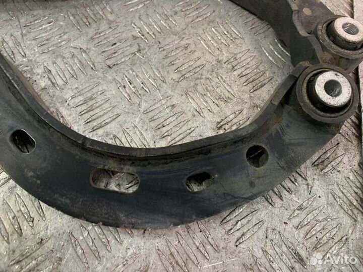 Рычаг поперечный верхний задний Audi A6 C6 2009