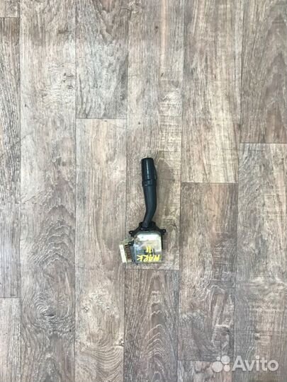 Подрулевой переключатель света правый Toyota Mark