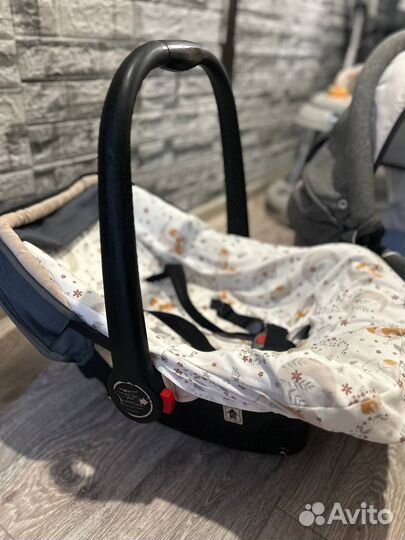 Коляска 3 в 1 с автолюлькой