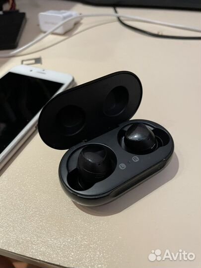 Беспроводные наушники samsung galaxy buds