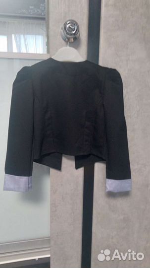 Укороченный жакет для девочки 128-134