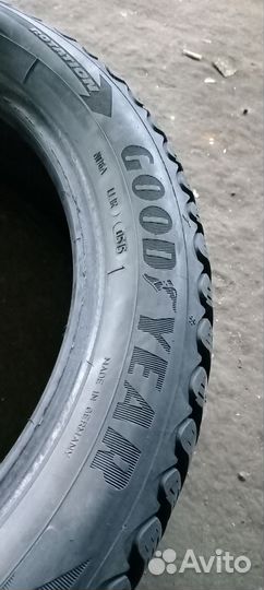 Goodyear Ultragrip Ice Arctic 215/50 R17