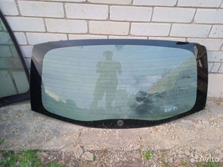 Стекло заднее reno ford
