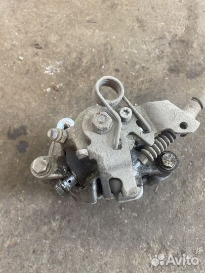 Opel astra h Задний левый суппорт