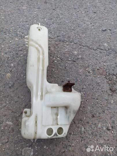 Mitsubishi Space Wagon 3 бачок омывателя