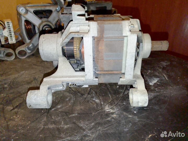 Двигататель стиральной машины