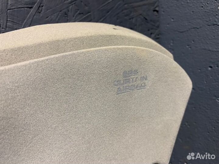 Обшивка багажника задняя левая Lexus Rx 350