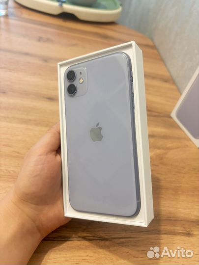 iPhone 11, 64 ГБ