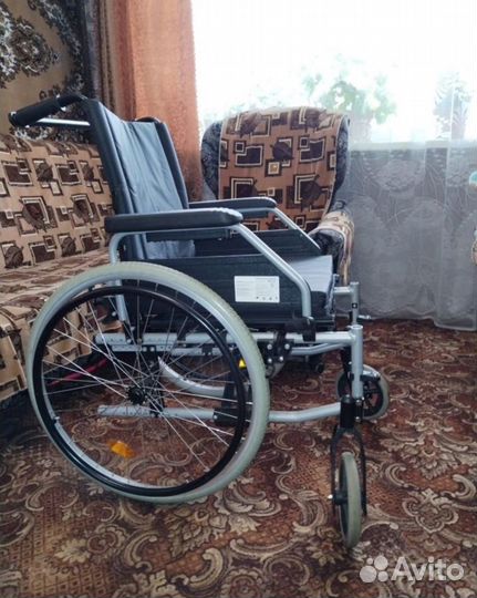 Инвалидная коляска складная бу