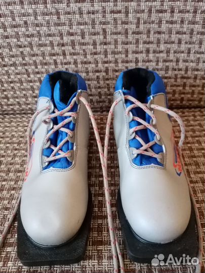 Лыжные ботинки 35 разм