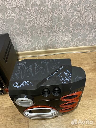 Музыкальный центр philips fw-M567 с одной калонкой