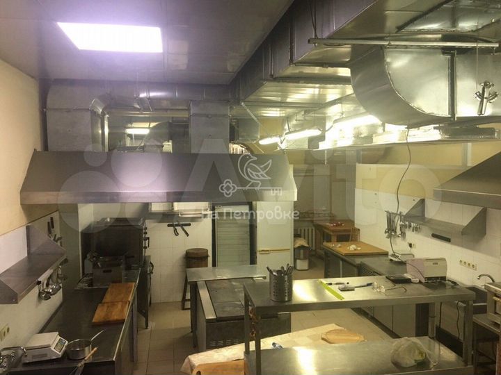 Продам помещение свободного назначения, 290.9 м²