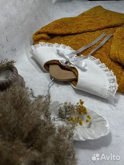 Базовый белый воротник