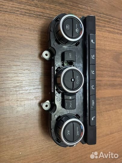 Блок управления климатконтролем VW Jetta 6