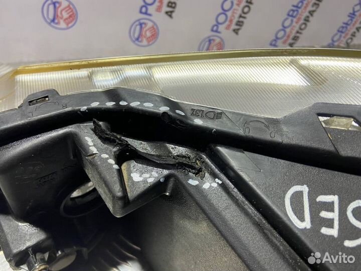 Фара правая Suzuki SX4 1