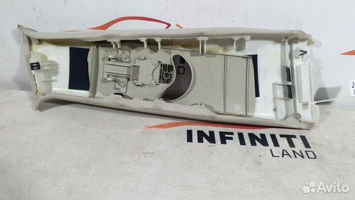 Обшивка средней стойки верхняя левая Infiniti