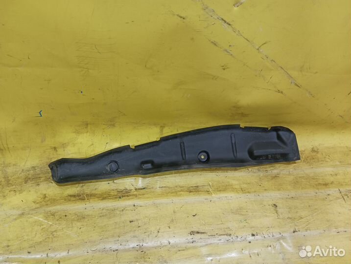 Пыльник переднего левого крыла Audi A4 B9 2015