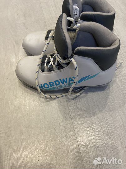 Лыжные ботинки