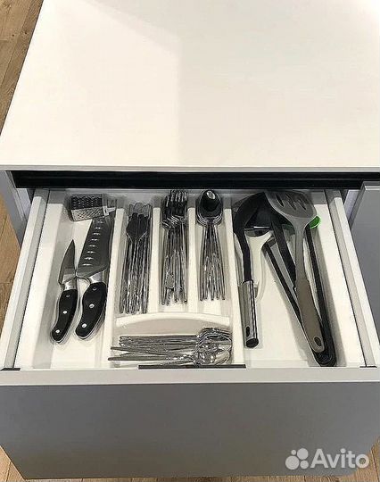 Кухня до потолка