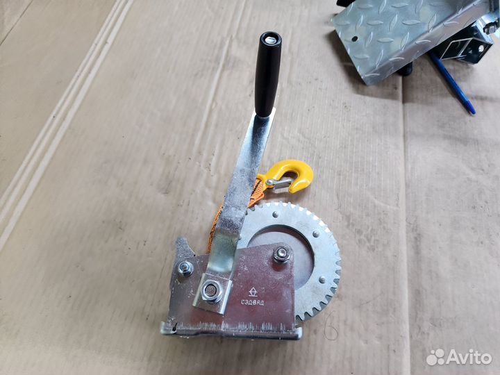 Лебедка для легкового прицепа