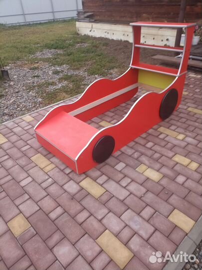 Детская кровать машинка