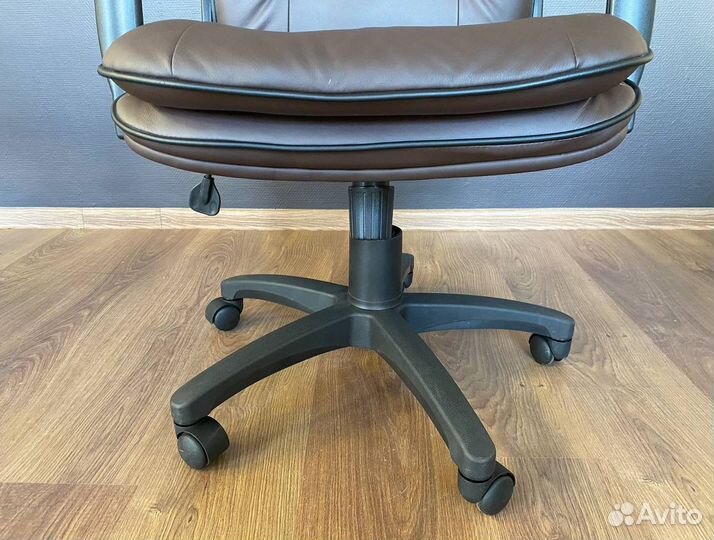 Офисное кресло от производителя