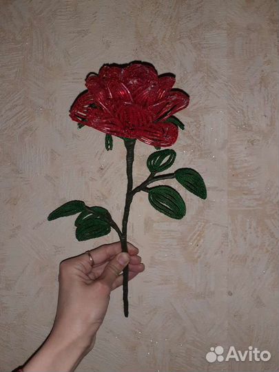 Роза из бисеря
