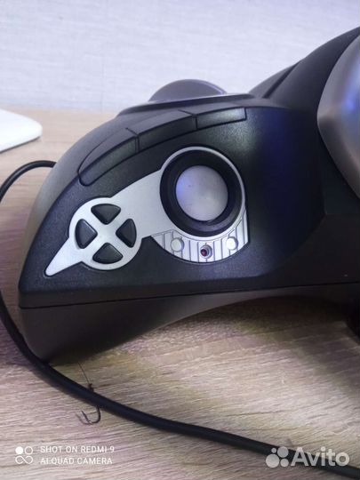 Игровой руль с педалями