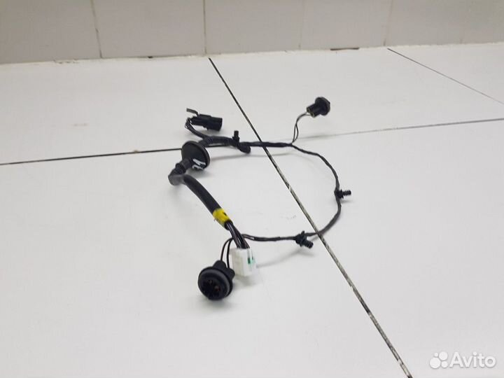 Электропроводка накладки крышки багажника