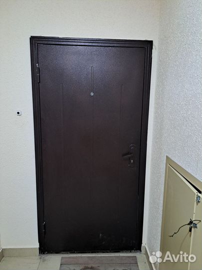 Продам дверь от застройщика