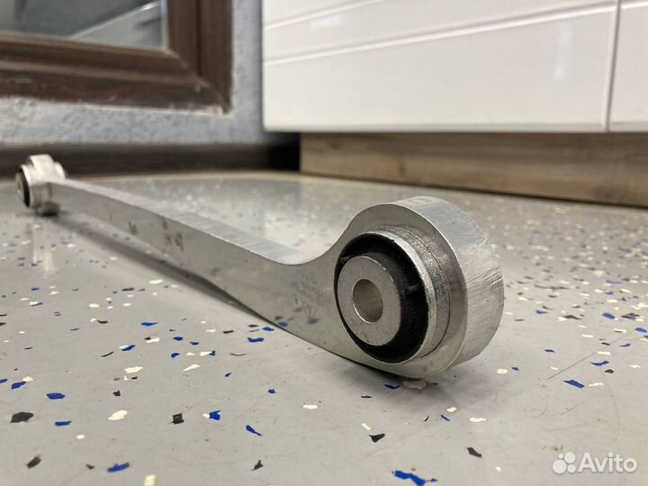 Стойка стабилизатора (рычаг) задняя Mercedes W140