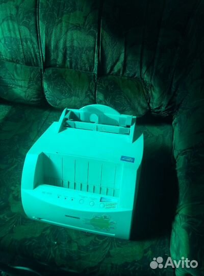 Принтер лазерный б/у