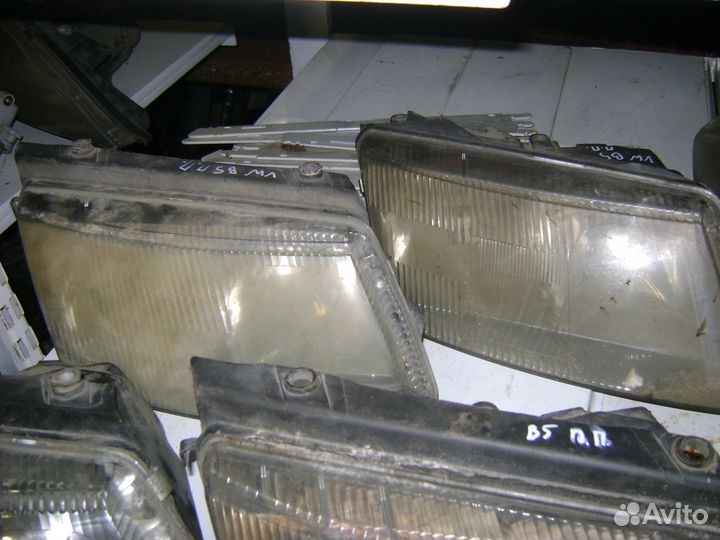 Фара правая Volkswagen Passat B5