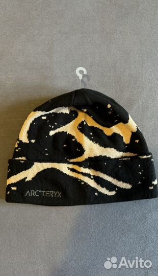 Шапка Arc'teryx grotto toque Black/Alpine Rose