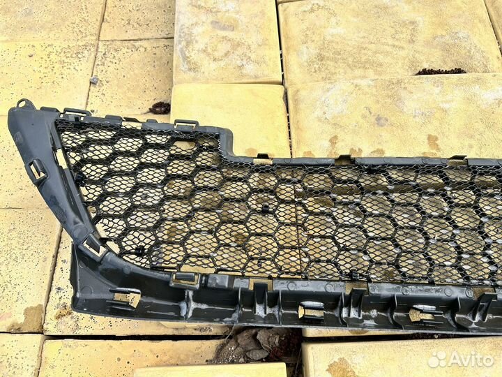 Решетка радиатора нижняя