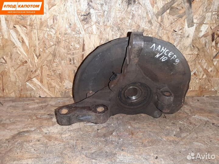 Кулак передний правый Mitsubishi Lancer 9